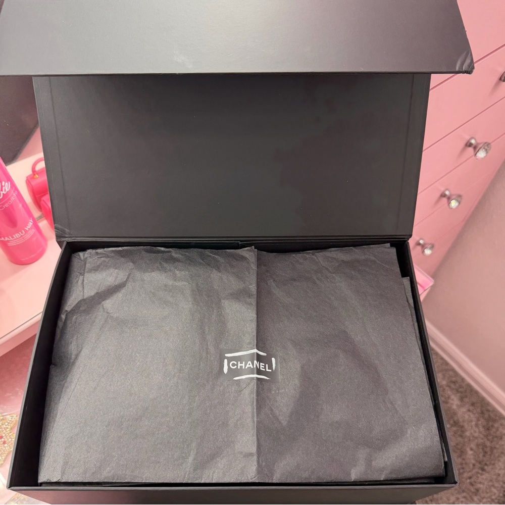 NEW Chanel Pink Heart Vanity Bag 22S Collection Lambskin Authentic Luxury Purse - Picture 7 of 10